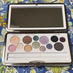 Clinique eyeshadow palette